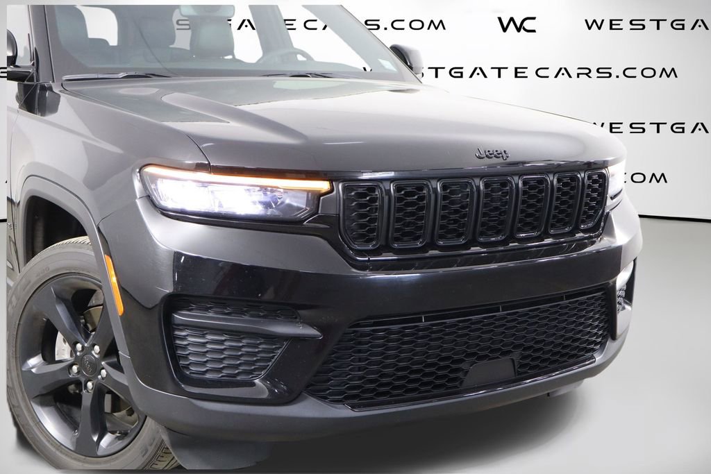Used 2023 Jeep Grand Cherokee Altitude AWD/4WD image 47