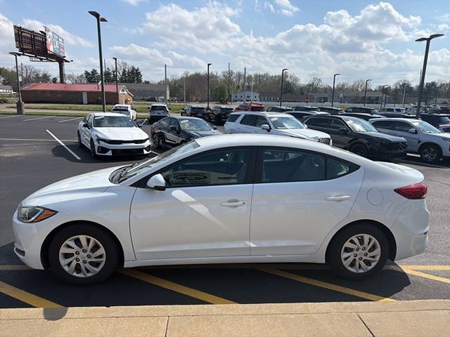 Used 2017 Hyundai Elantra SE image 3
