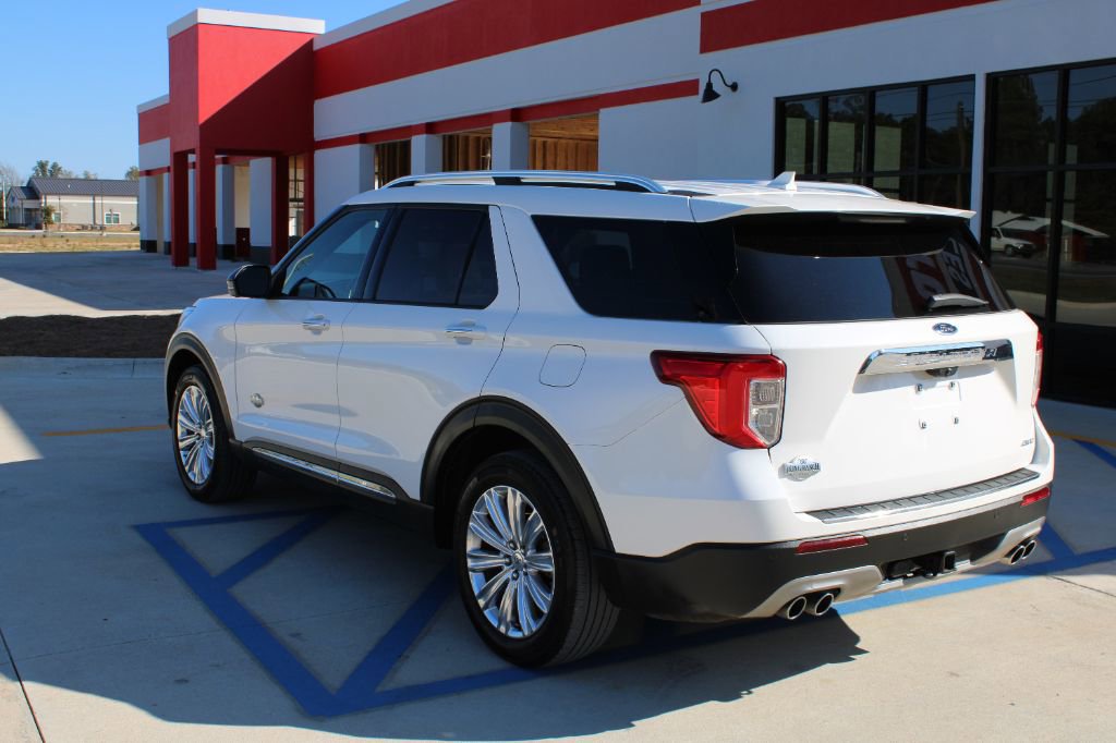 Used 2021 Ford Explorer King Ranch w/ Premium Technology Package image 3