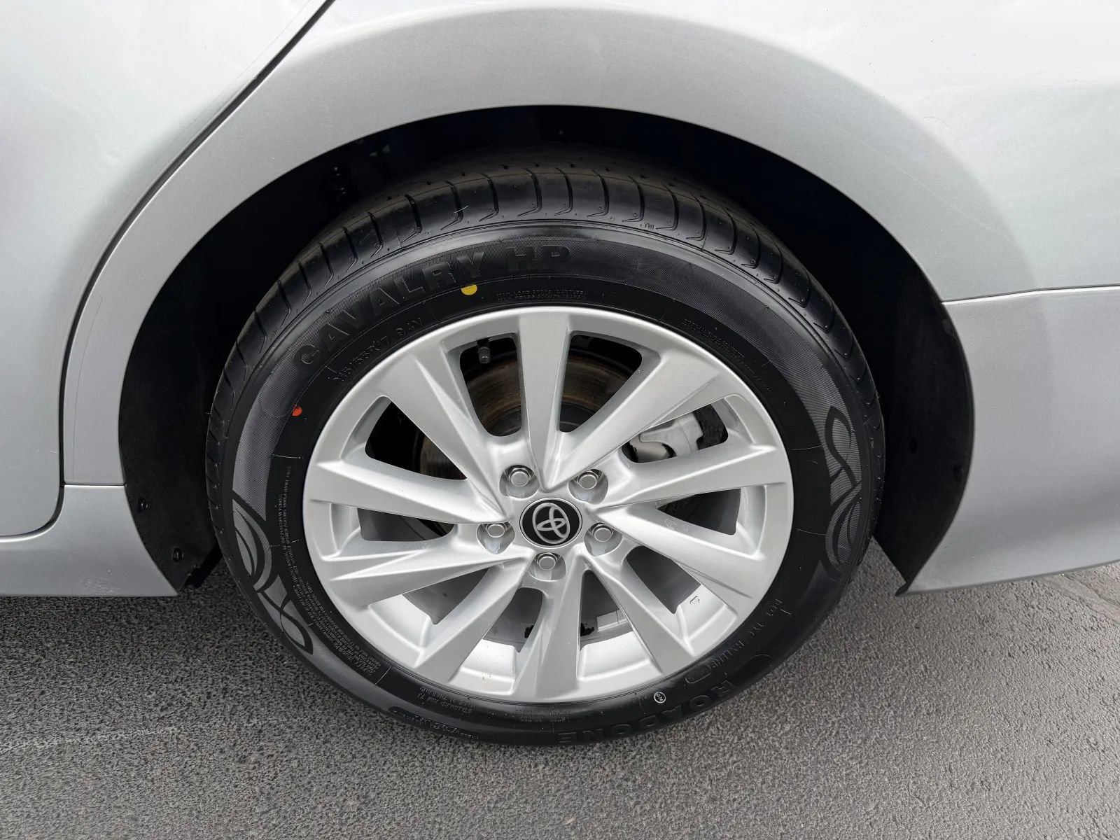 Used 2023 Toyota Camry LE image 12