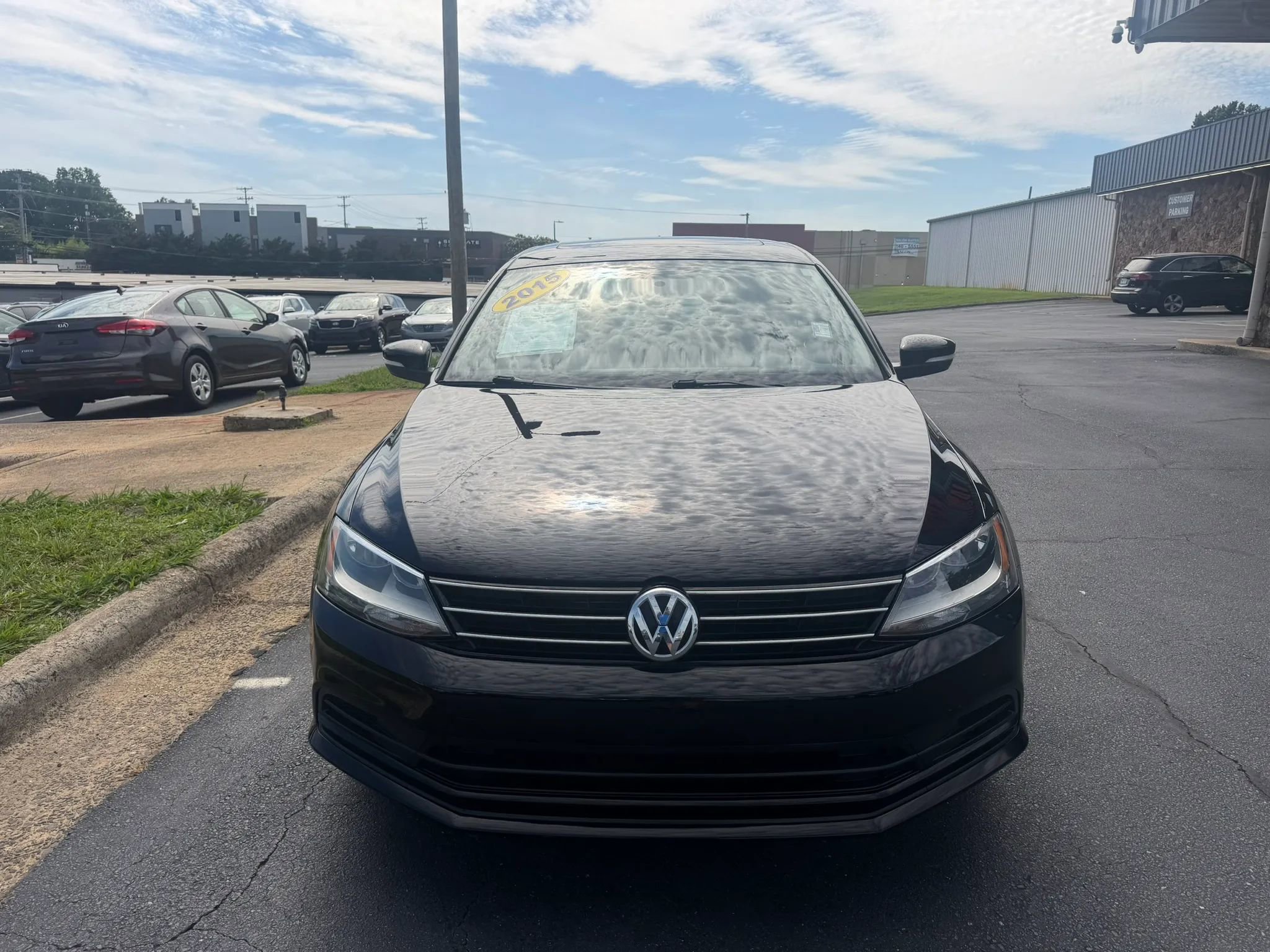 Used 2015 Volkswagen Jetta SE FWD image 2