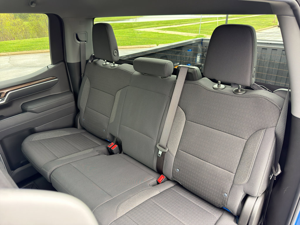 Used 2025 Chevrolet Silverado 1500 LT AWD/4WD image 35