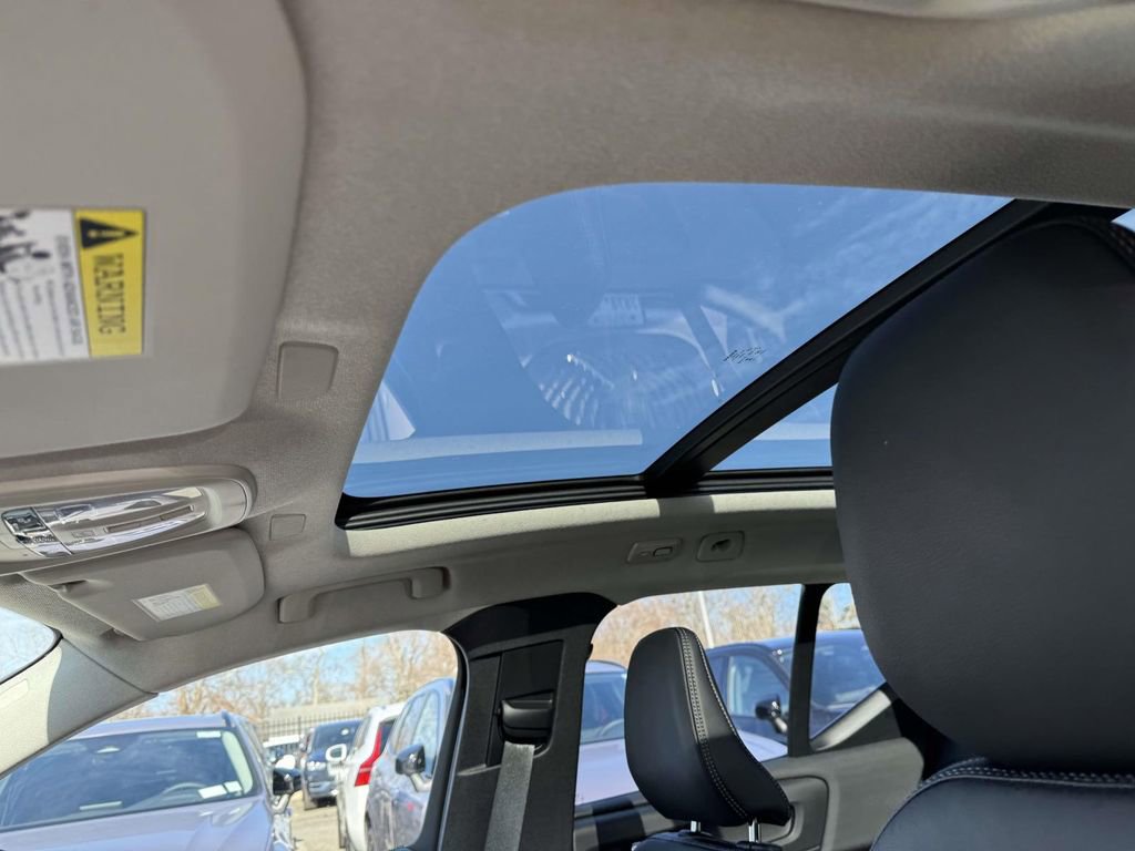 Certified 2026 Volvo XC40 B5 Plus w/ Protection Package Premier image 17