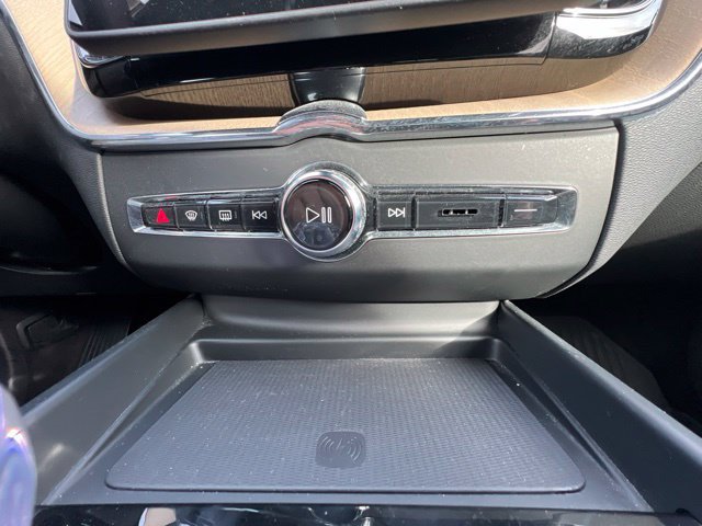 Used 2026 Volvo XC60 B5 Plus AWD/4WD image 23