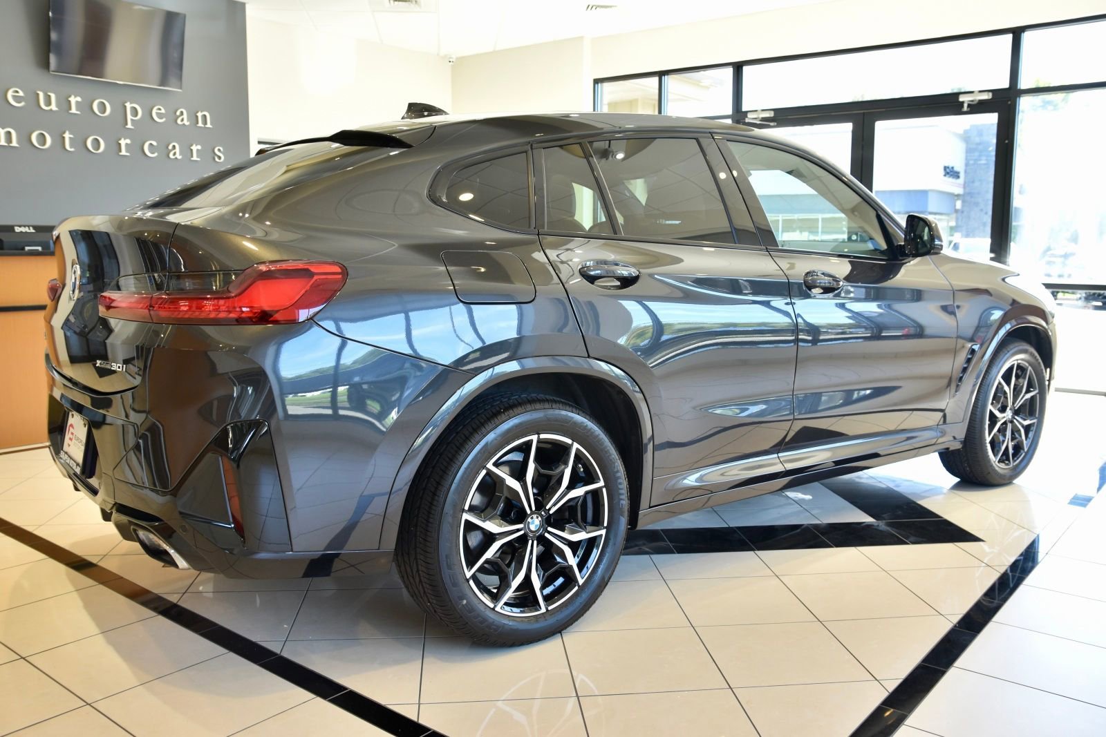 Used 2023 BMW X4 xDrive30i w/ M Sport Package image 7