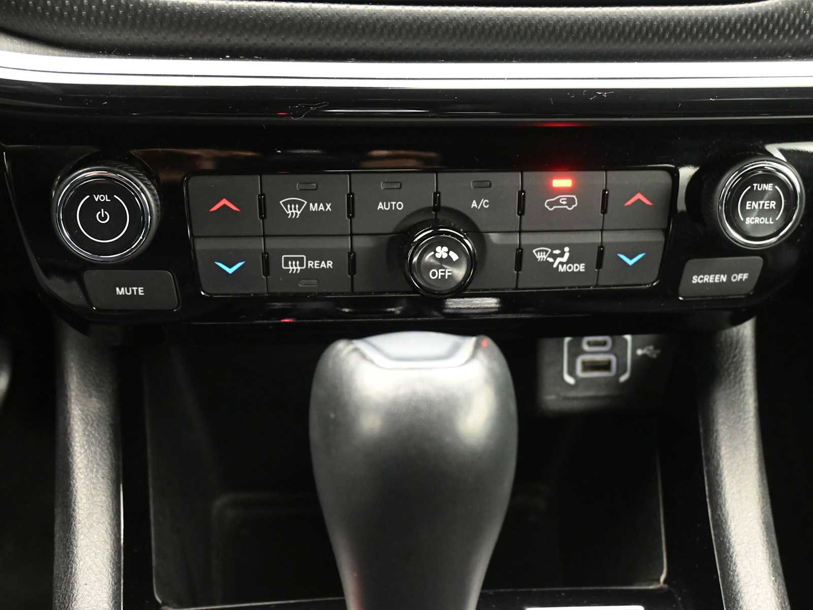 Used 2024 Jeep Compass Trailhawk image 25