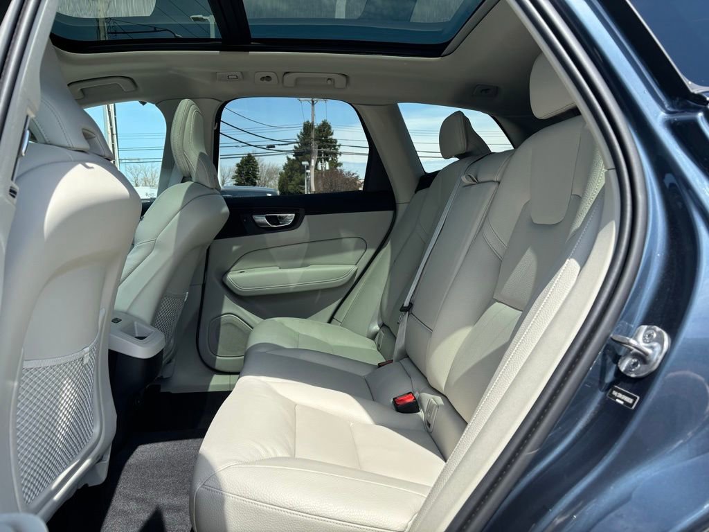 Used 2024 Volvo XC60 B5 Core w/ Climate Package AWD/4WD image 18