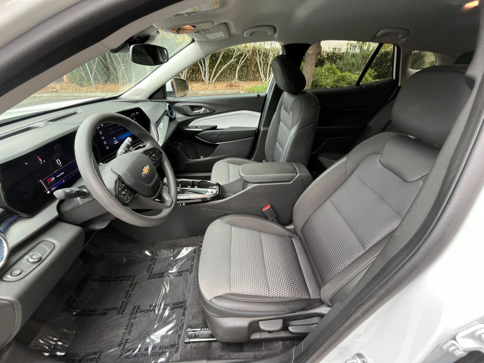 Used 2025 Chevrolet Trax LT image 24