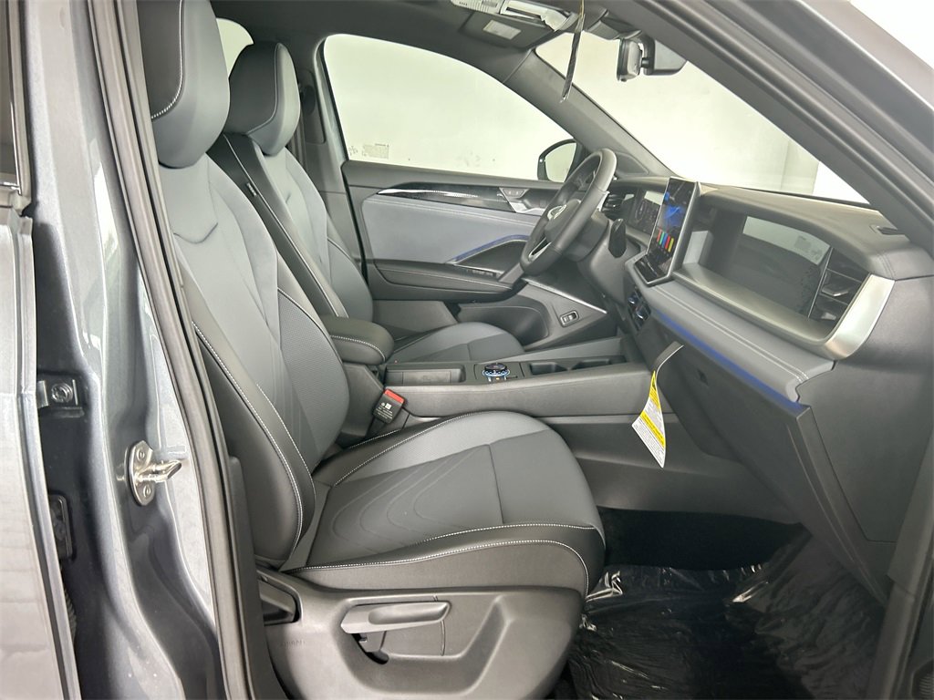 New 2026 Volkswagen Tiguan SE R-Line image 38