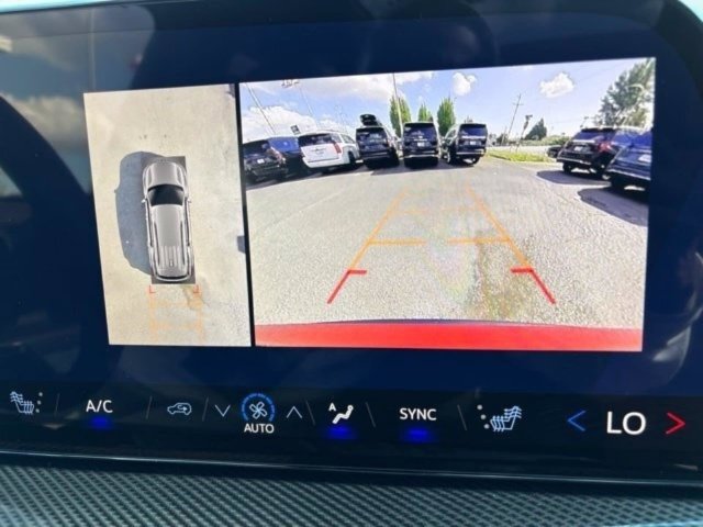 New 2027 Chevrolet Traverse Z71 w/ Driver Confidence Package AWD/4WD image 30