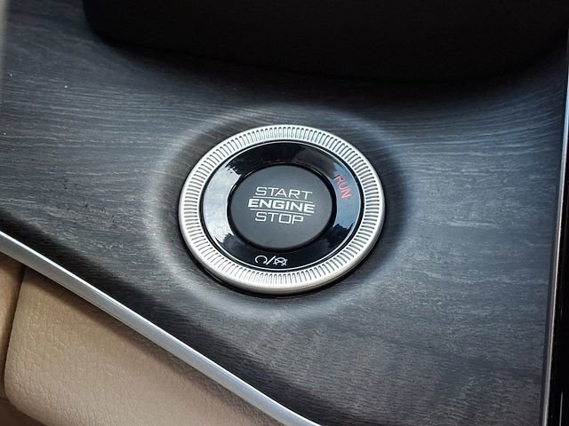 Used 2023 Jeep Grand Cherokee Limited image 4