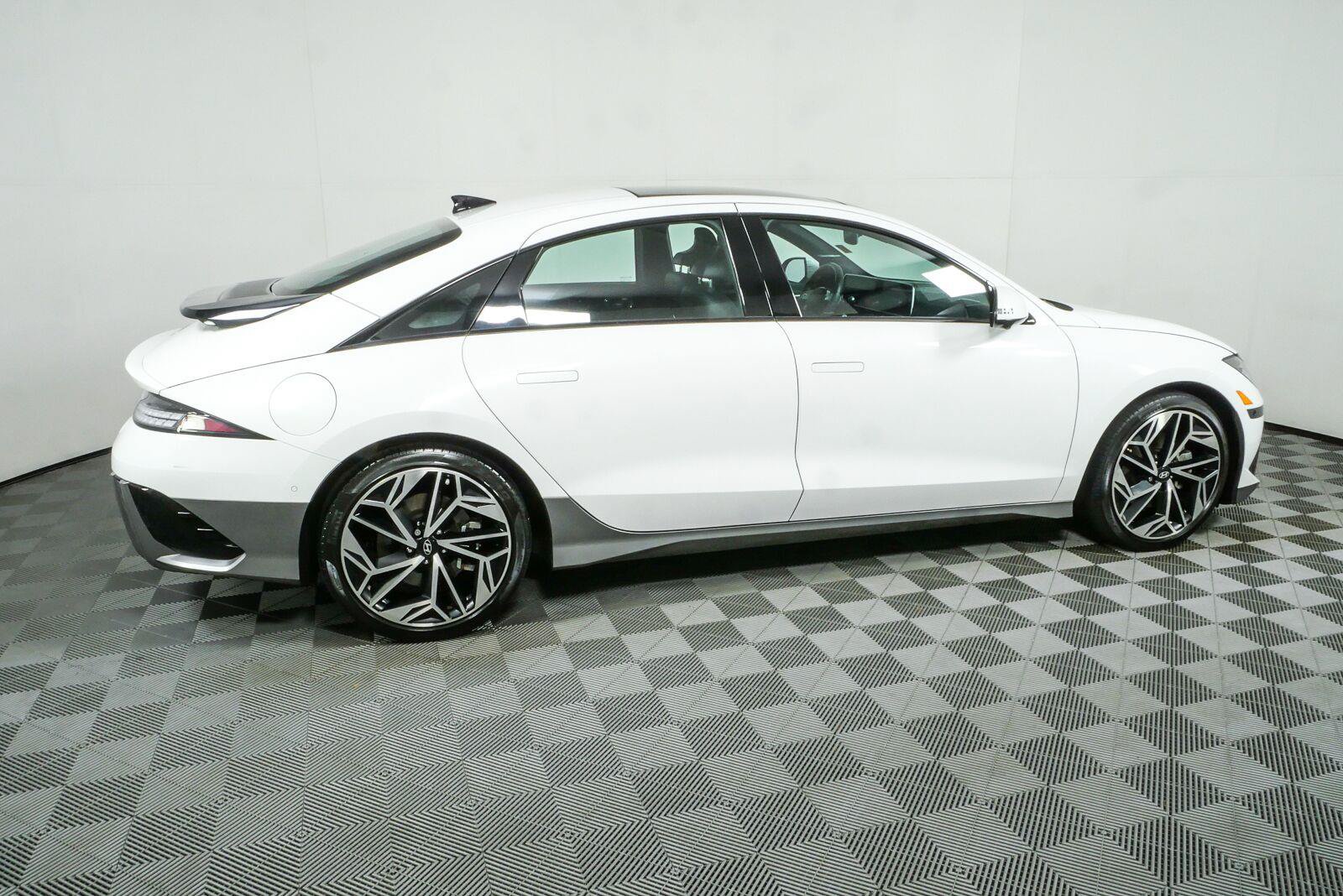 Used 2023 Hyundai Ioniq 6 Limited w/ Cargo Package RWD image 2
