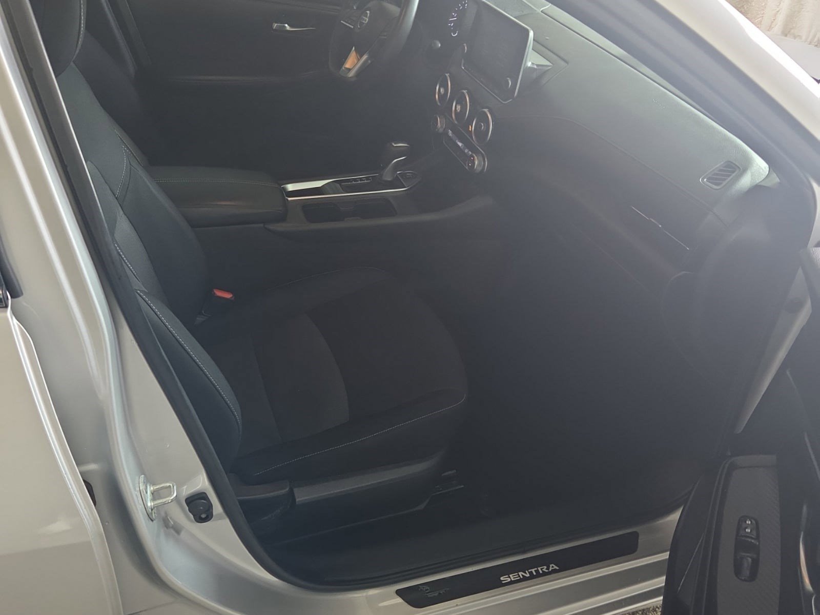 Used 2020 Nissan Sentra SV w/ Electronics Package image 11