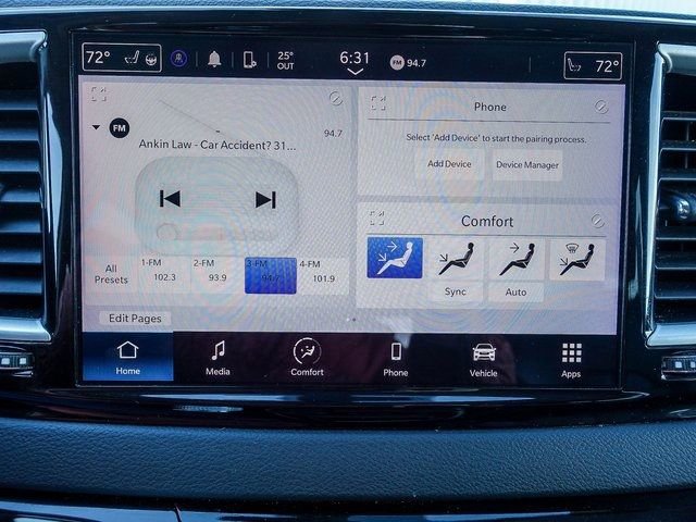 Used 2023 Chrysler Pacifica Touring-L image 26