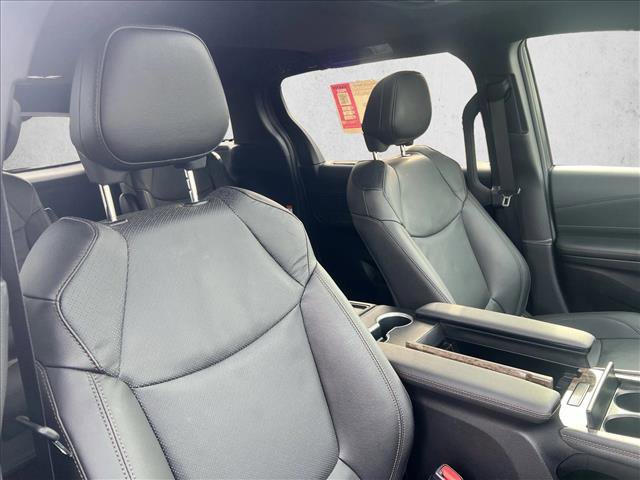 Used 2025 Toyota Sienna Platinum image 25