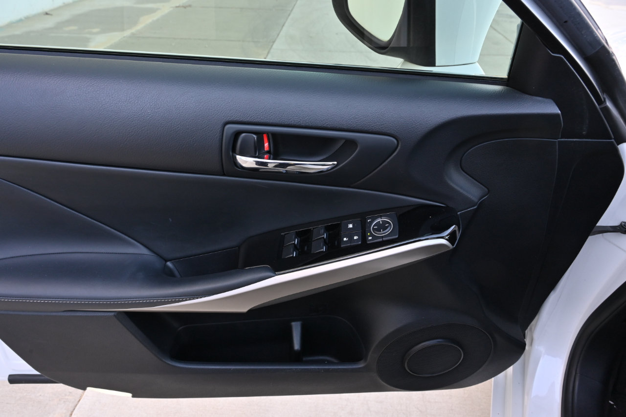 Used 2015 Lexus IS 250 w/ Premium Package RWD image 26
