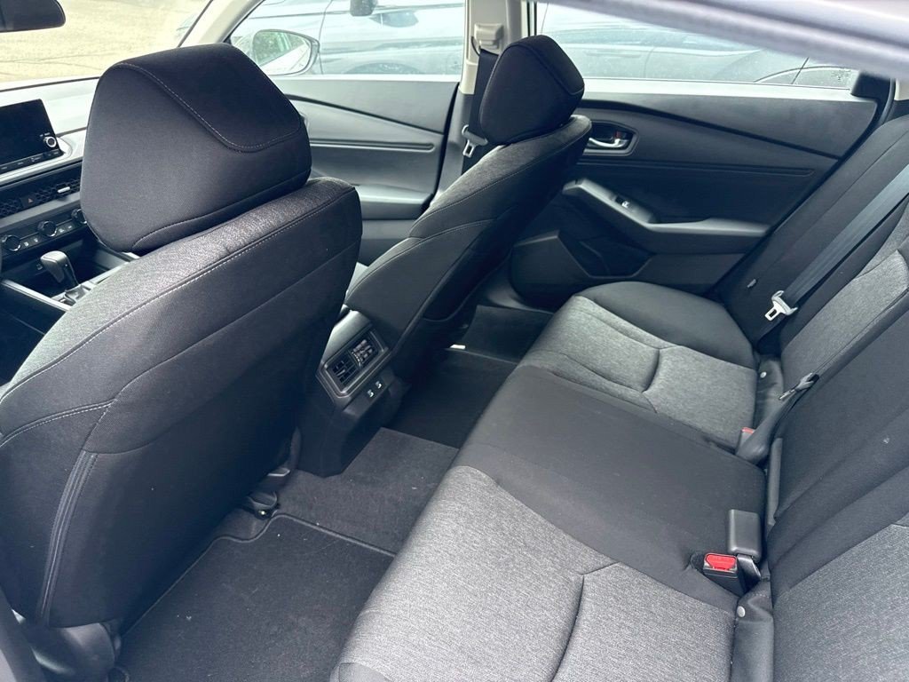 Certified 2025 Honda Accord SE image 9