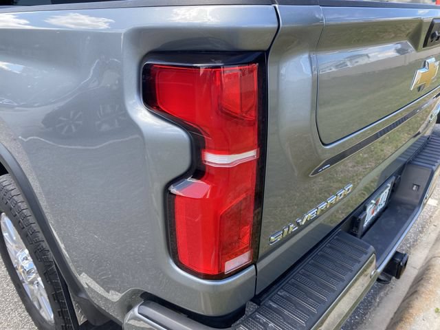 Used 2024 Chevrolet Silverado 2500 High Country w/ High Country Premium Package AWD/4WD image 8