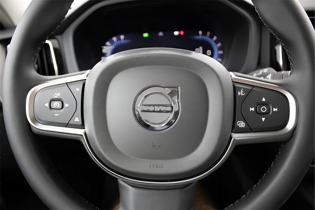Certified 2025 Volvo XC60 B5 Core w/ Protection Package Premier image 17