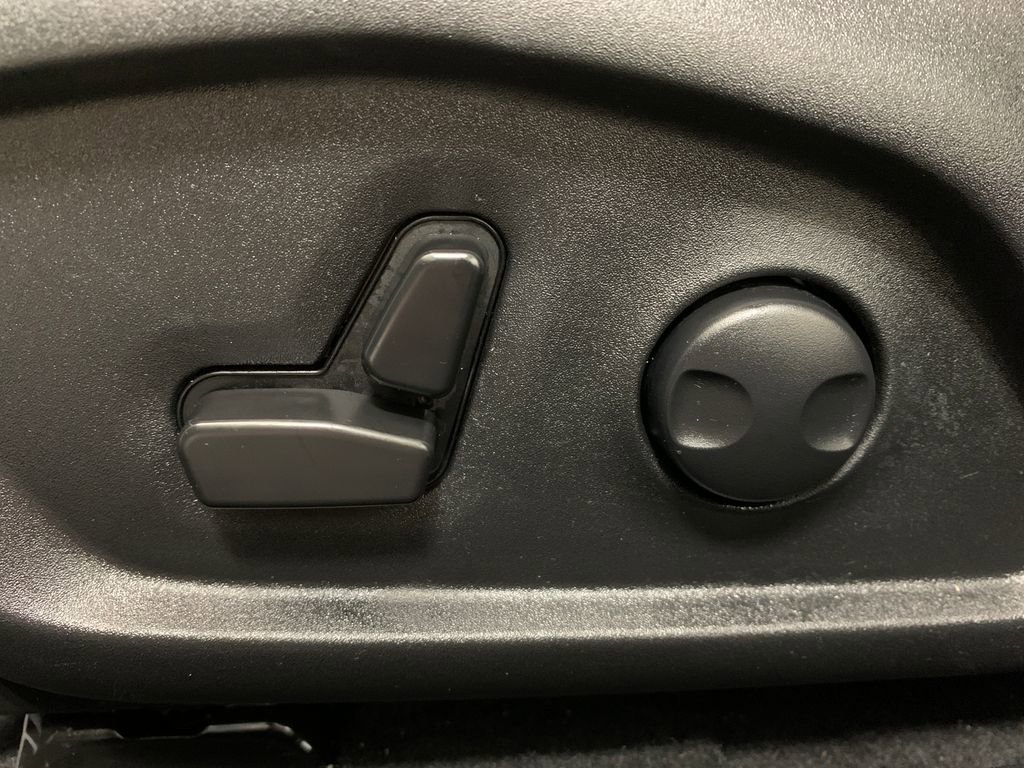 Used 2025 Jeep Compass Latitude w/ Sun & Sound Group image 17