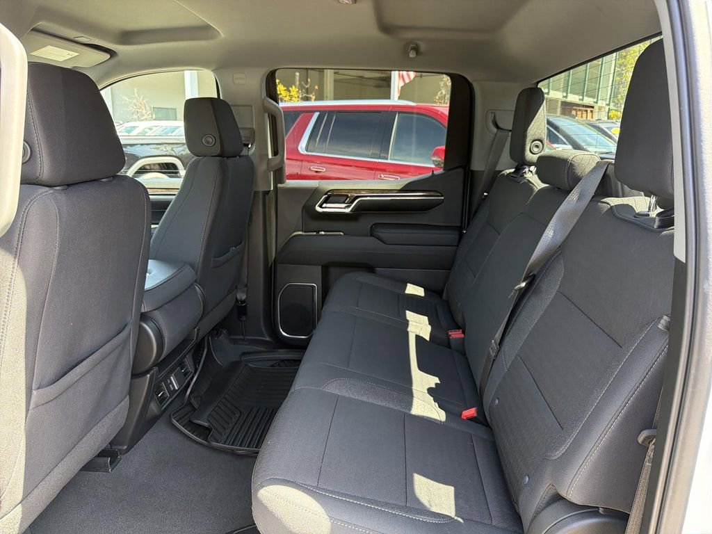 Used 2024 GMC Sierra 1500 SLE image 25