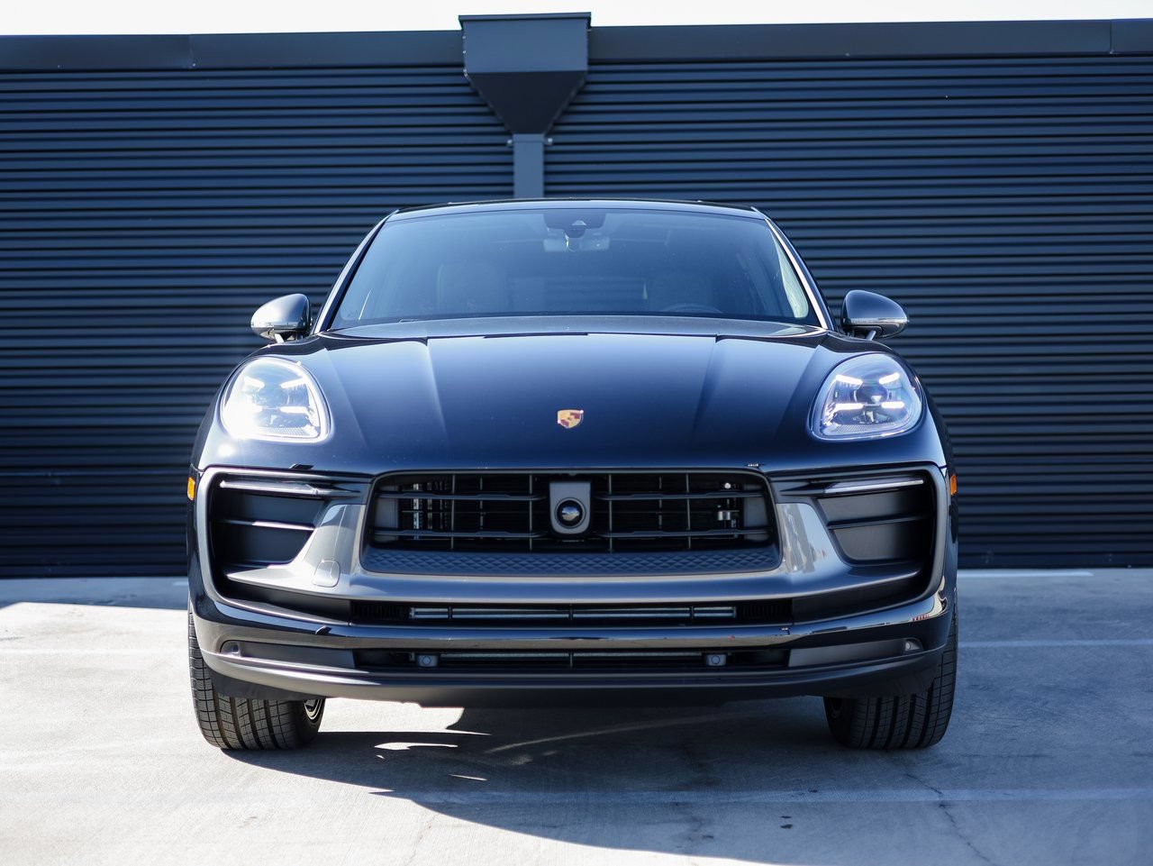 Certified 2026 Porsche Macan Turbo AWD/4WD image 10
