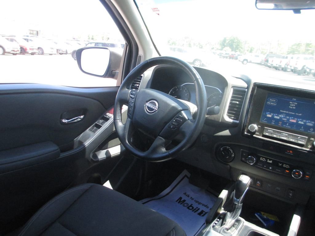 Used 2022 Nissan Frontier SV AWD/4WD image 23