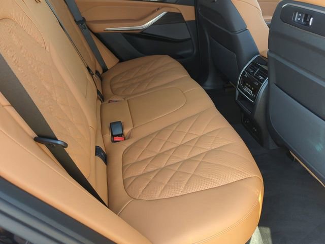 Used 2026 BMW X5 xDrive40i w/ M Sport Package image 13