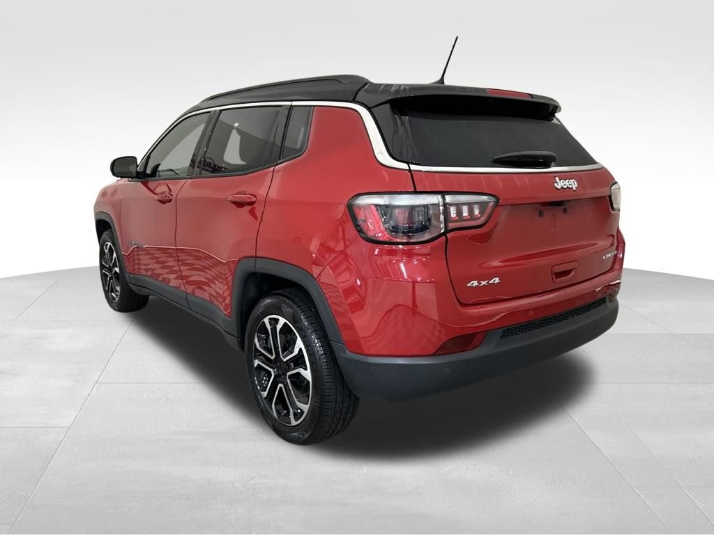 Used 2024 Jeep Compass Limited video 3