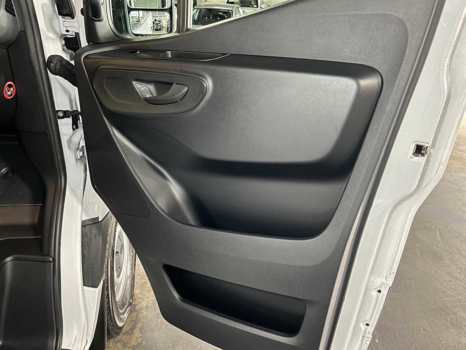 Used 2025 Mercedes-Benz Sprinter 2500 image 10