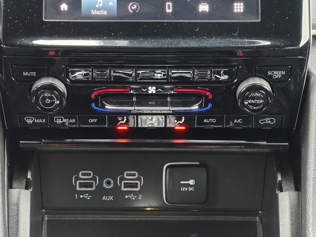 Used 2023 Jeep Grand Cherokee Altitude image 16