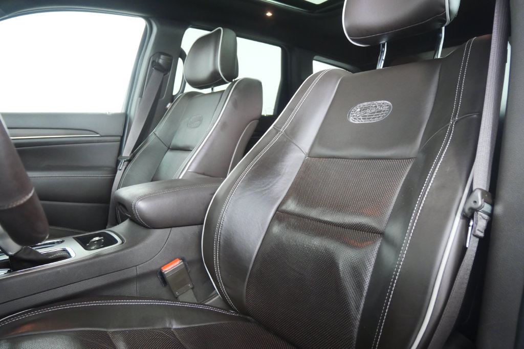Used 2018 Jeep Grand Cherokee Overland RWD image 12