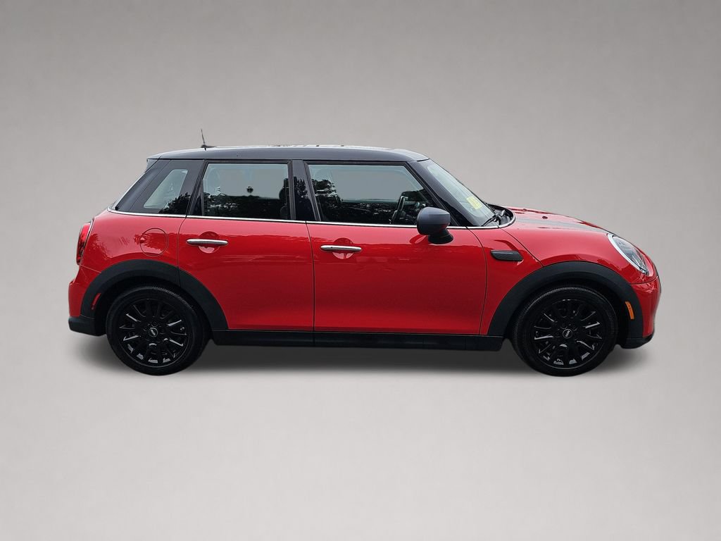 Used 2022 MINI Cooper 4-Door Hardtop FWD image 3