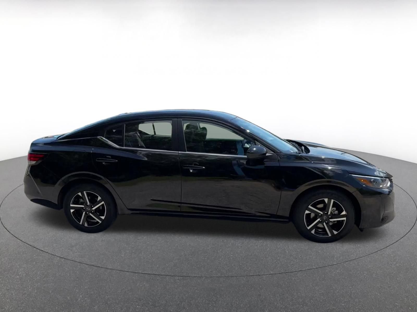 Used 2025 Nissan Sentra SV FWD image 13