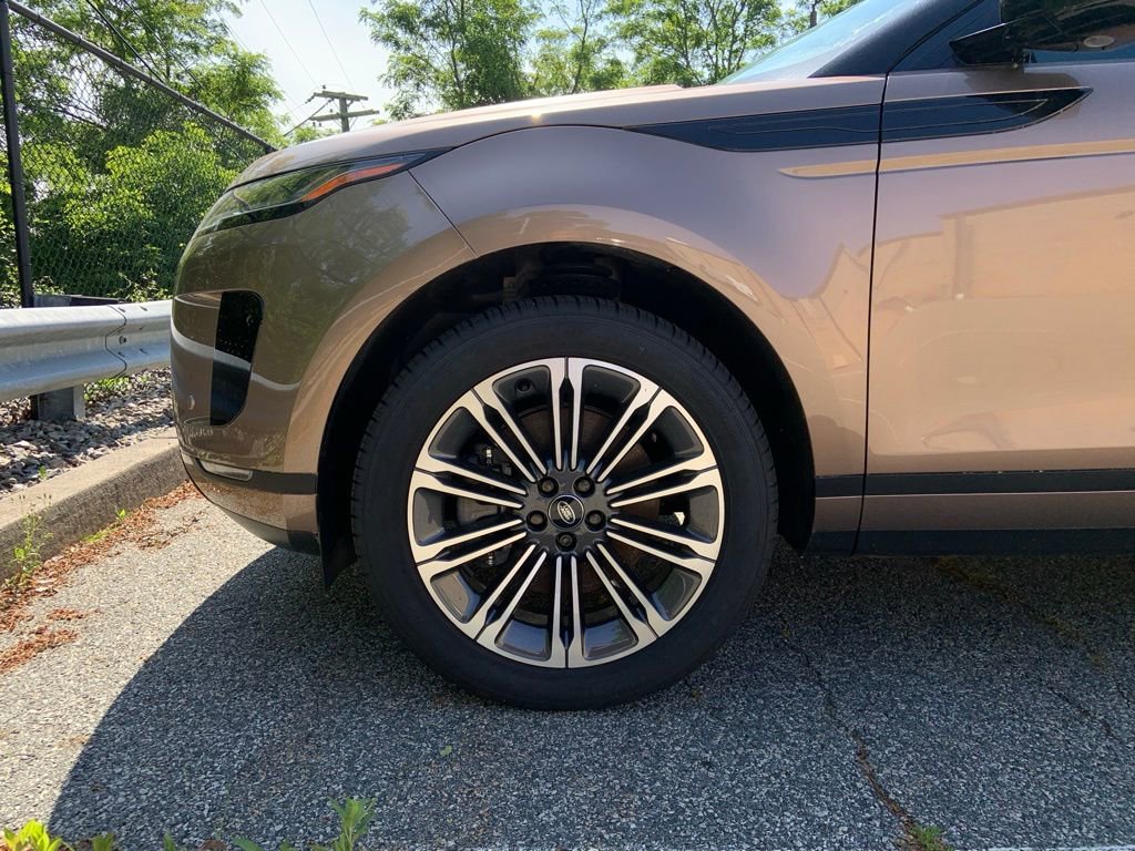 Certified 2024 Land Rover Range Rover Evoque S AWD/4WD image 11