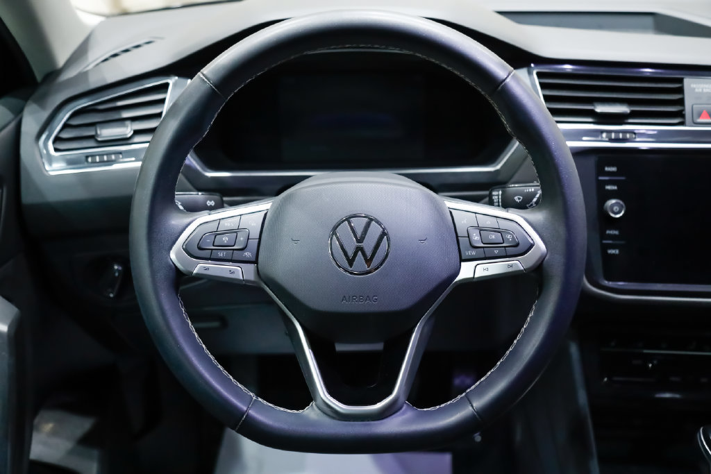 Used 2022 Volkswagen Tiguan SE FWD image 19