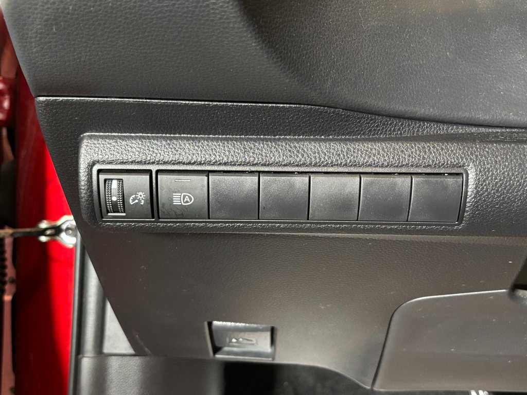 Used 2022 Toyota Corolla SE image 17