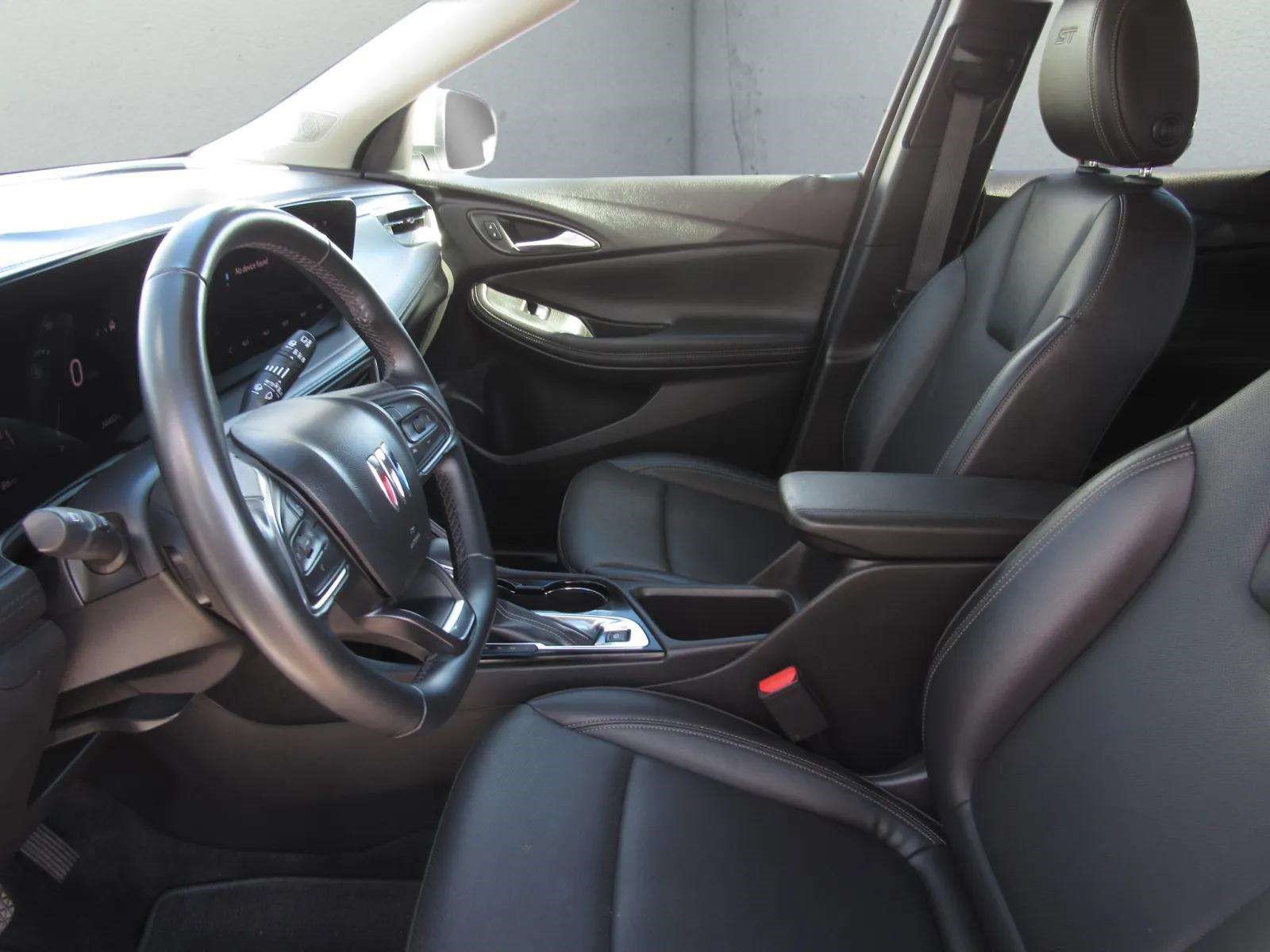 Used 2024 Buick Encore GX Sport Touring FWD image 14