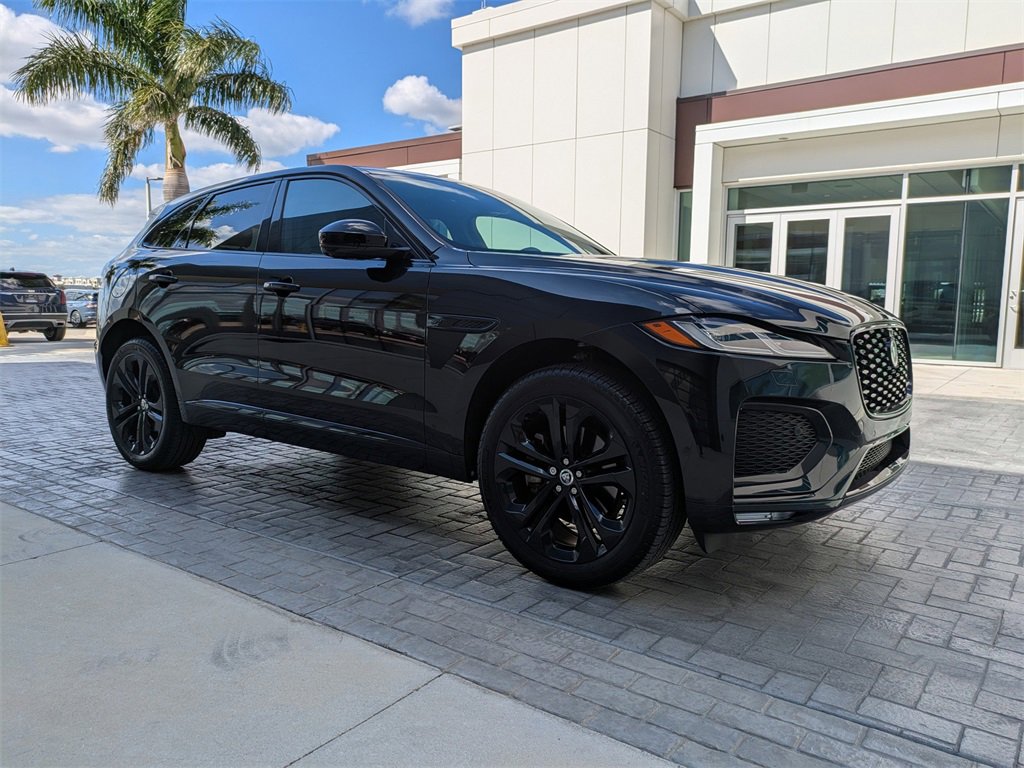 Certified 2025 Jaguar F-PACE R-Dynamic S image 2