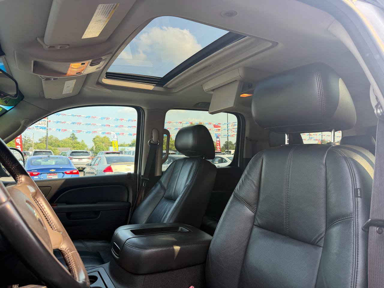 Used 2012 Chevrolet Suburban LT AWD/4WD image 15