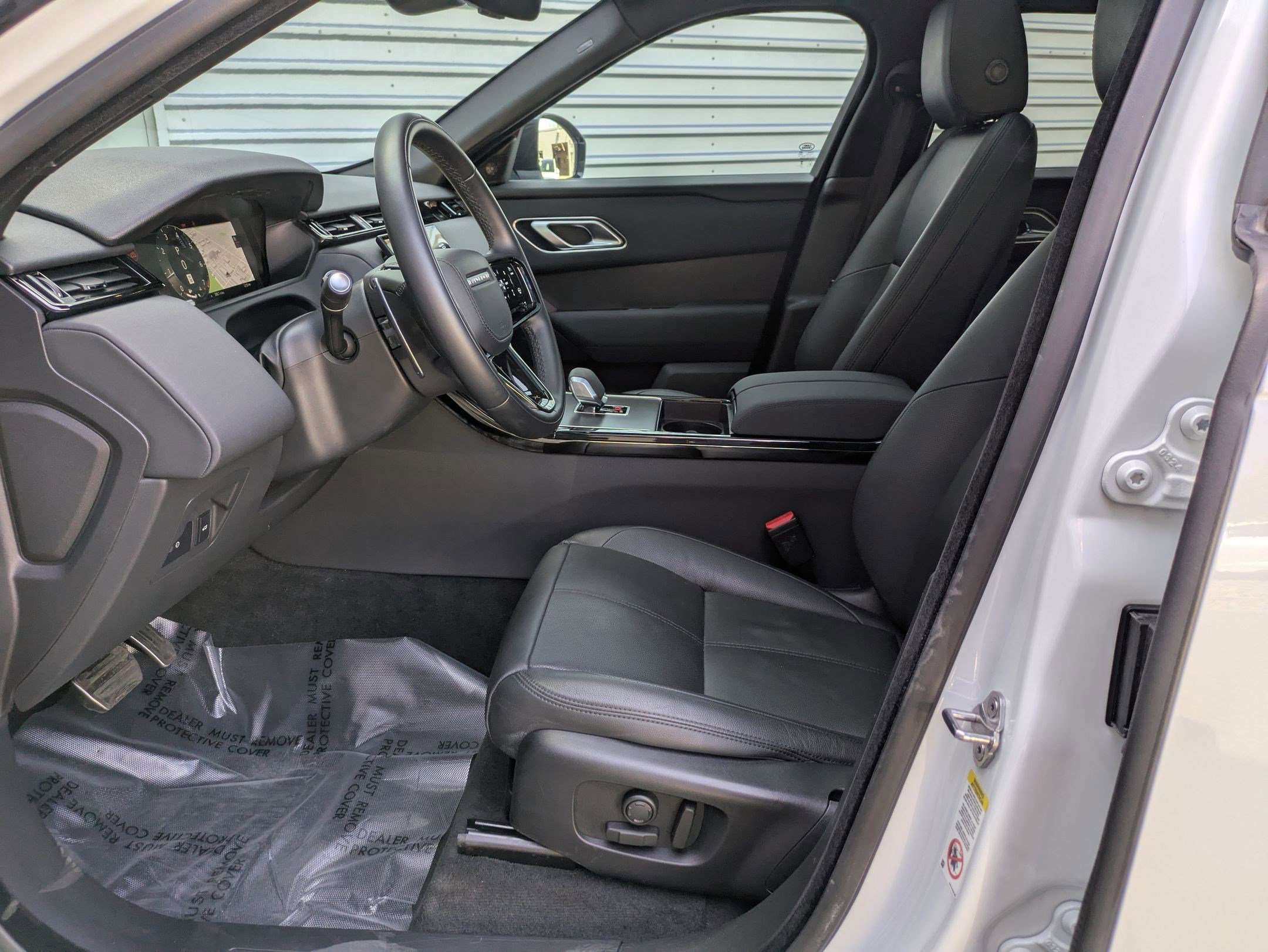 Used 2025 Land Rover Range Rover Velar Dynamic SE image 28