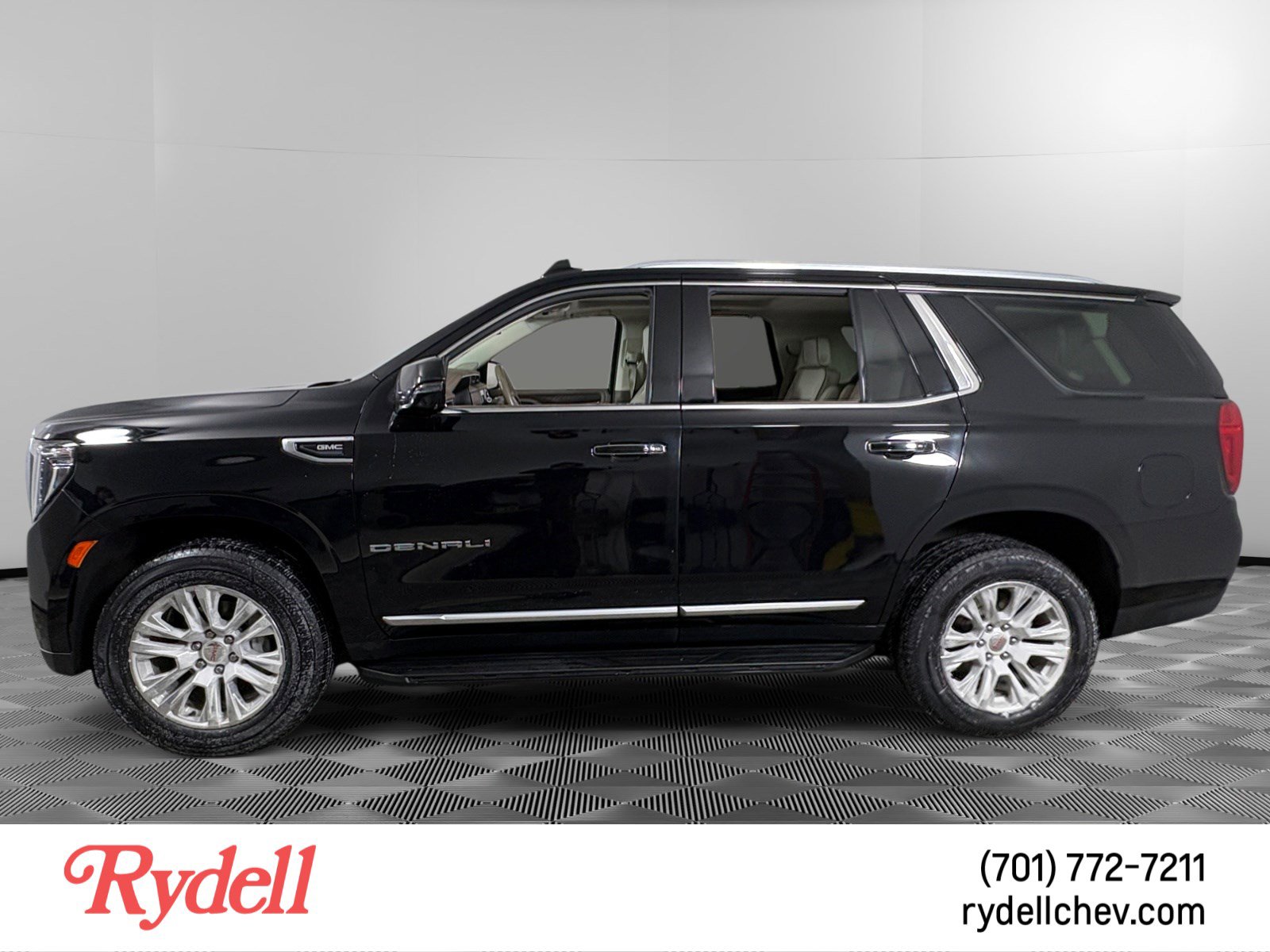 Used 2021 GMC Yukon Denali w/ Max Trailering Package AWD/4WD image 2
