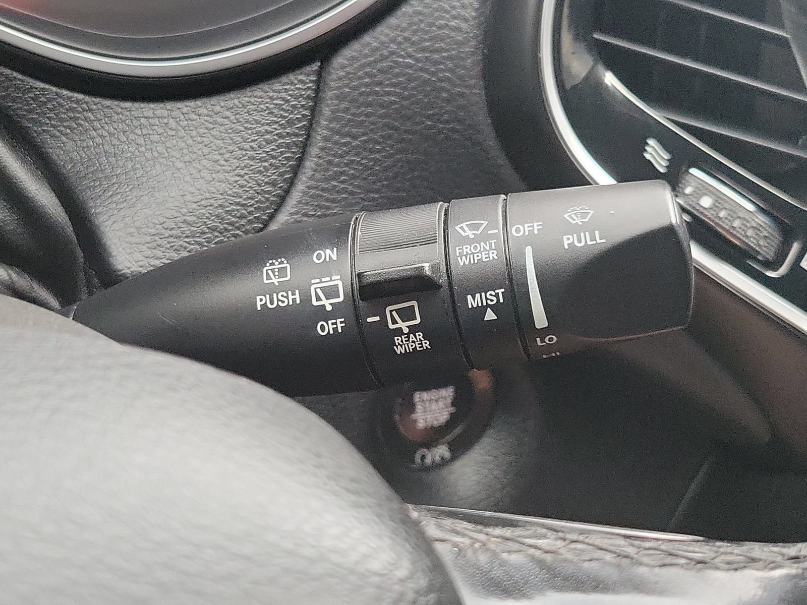 Used 2020 Jeep Cherokee Limited FWD image 17