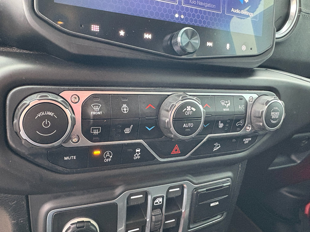 Used 2018 Jeep Wrangler Unlimited Sahara image 17