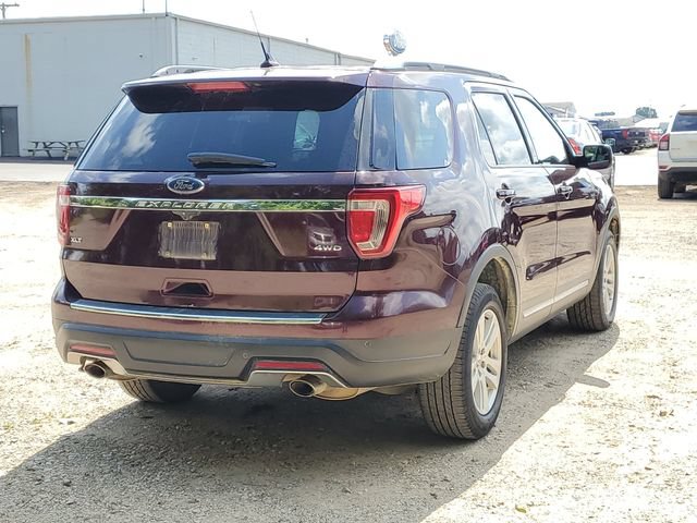 Used 2018 Ford Explorer XLT w/ Equipment Group 202A AWD/4WD image 4