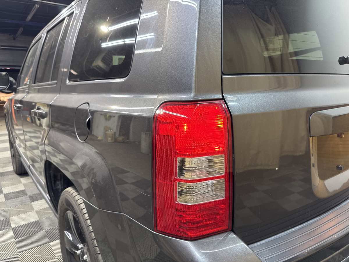 Used 2015 Jeep Patriot Sport w/ Power Value Group FWD image 9