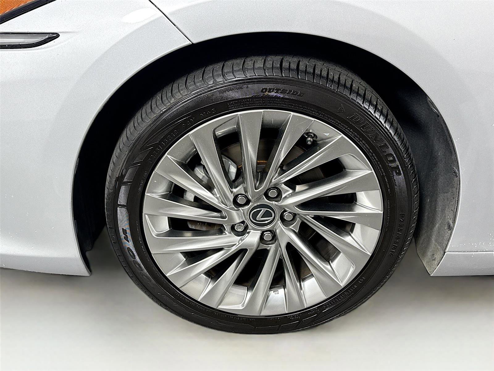 Used 2020 Lexus ES 350 Ultra Luxury w/ Accessory Package 2 image 49