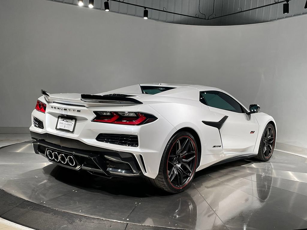 Used 2023 Chevrolet Corvette Z06 image 5