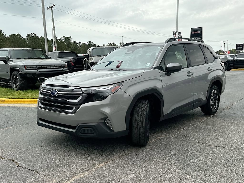 Used 2025 Subaru Forester Premium w/ Convenience Package #1 image 2