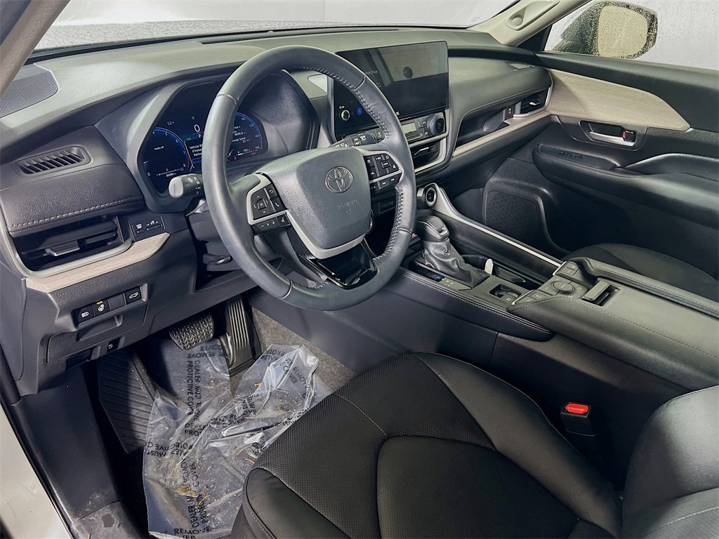 Used 2024 Toyota Grand Highlander Limited image 10